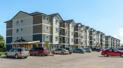 Broadstreet's Selkirk Meadows offers pet friendly 1, 2, and 3 bedroom apartments as well as 2 Bedroo...