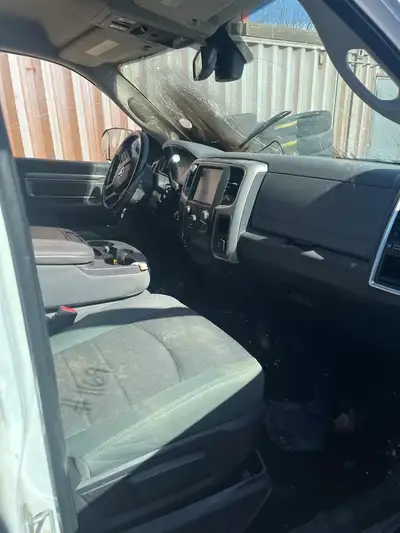 ALPHA AUTO PARTS 2016 RAM 3500 SLT 6.7L CUMMINS FOR PARTS 3.42 GEAR RATIO LET US KNOW WHAT YOU NEED...