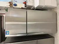 2246- Réfrigérateur Whirlpool profondeur comptoir stainless frid