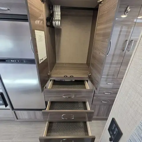 2022 Thor Motor Coach Tiburon Sprinter 24FB in RVs & Motorhomes in Red Deer - Image 40