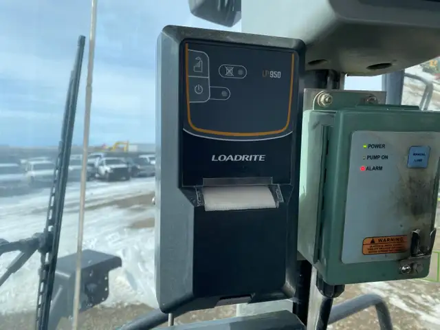2011 Caterpillar Wheel Loader 972H in Heavy Equipment in Grande Prairie - Image 11