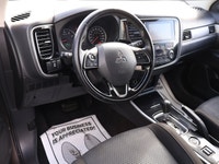 SAFETY INCLUDEDE ACCIDENT FREE SERVICE RECORDS LOCAL ONTARIO CAR Mitsubishi Outlander ES 2.4L AWD ha... (image 7)