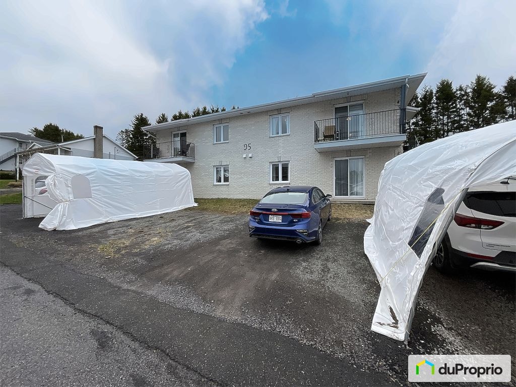 $567,300 - Quadruplex for sale in Amqui — photo 1