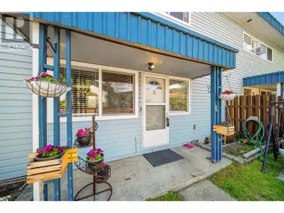 Welcome to this charming and affordable 3 bedroom, 1.5 bathroom home located on Seyom Crescent in th...
