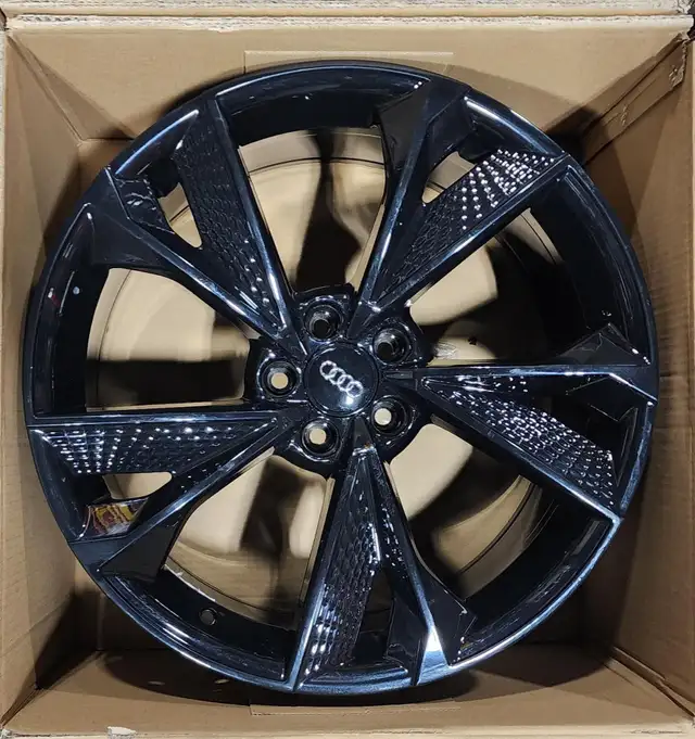 20in Audi Q7/Q8 Rims Black 5 Spoke in Tires & Rims in Markham / York Region - Image 4