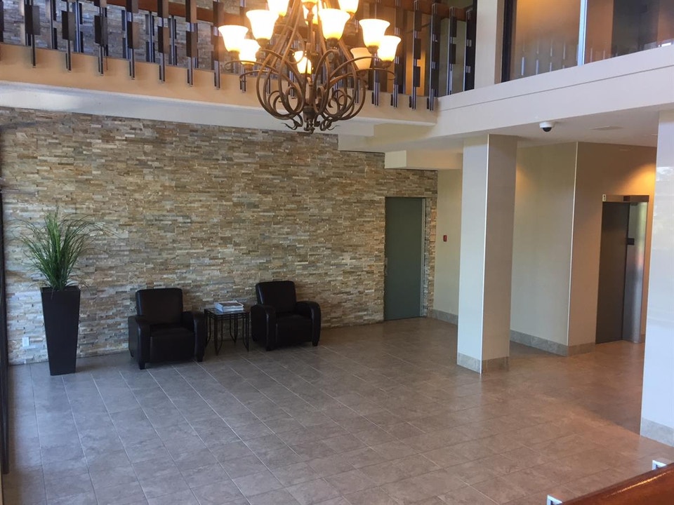 November 1 - 1 BEDROOM - $1529 + Hydro 5
