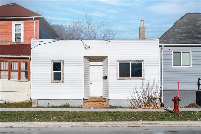 807 Wellington Avenue Winnipeg, Manitoba Houses for Sale Winnipeg