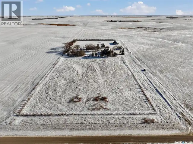 Lazy S Acreage Montrose Rm No. 315, Saskatchewan in Houses for Sale in Saskatoon - Image 3