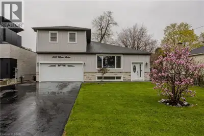 Welcome to a beautifully maintained 4+1-bedroom, 3-bathroom Oakville home in desirable South Bronte....