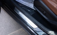 KEY FEATURES: KEYLESS ENTRY, PUSH BUTTON START, REARVIEW CAMERA, FRONT AND REAR PARKING SENSORS, BLI... (image 8)
