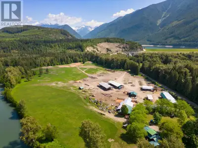 Incredible business and homestead opportunity! Discover the perfect blend of work and relaxation at...
