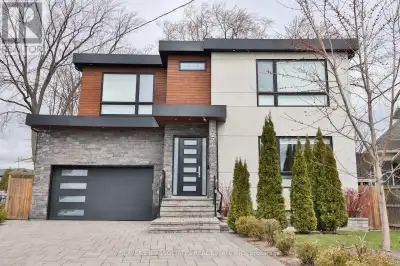 Beautiful BRONTE! Experience A Picture Perfect Lifestyle In This Modern Custom Built 4+1 Bedroom Spe...