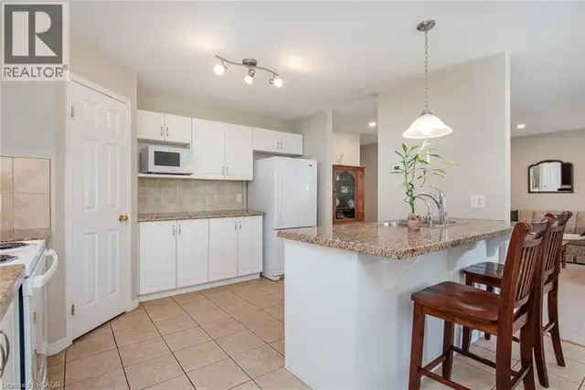 24 JOSEPH LICHTI Lane Baden, Ontario in Houses for Sale in Kitchener / Waterloo - Image 16