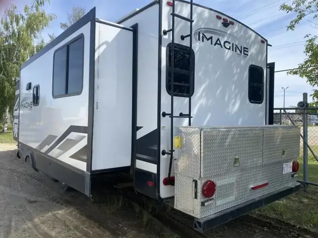 2023 Grand Design Imagine 3100RD in Travel Trailers & Campers in St. Albert - Image 18