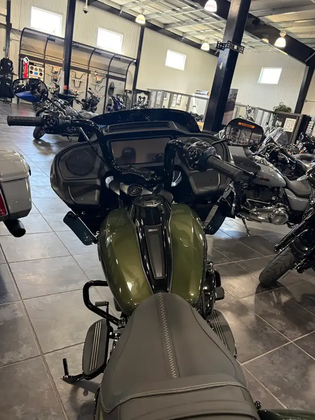 2026 Harley-Davidson Road Glide in Street, Cruisers & Choppers in Sudbury - Image 9