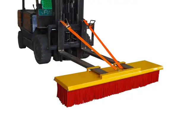 NEW FORKLIFT MOUNTED SWEEPER BROOM ATTACHMENT 2532021 in Heavy Equipment Parts & Accessories in Regina - Image 3