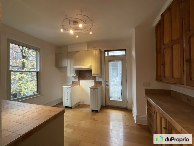 $449,000 - Condominium for sale in Mount-Royal — photo 1