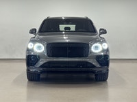 Découvrez le parfait équilibre entre luxe, performance et prestige avec ce magnifique Bentley Bentay... (image 9)