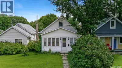 This affordable home exemplifies the ideal blend of location and comfort. Overlooking a park, it off...