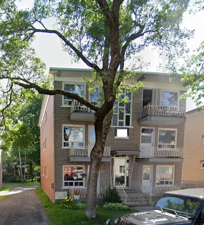 418-655-8281 À voir au 1445 Avenue Mailloux, appartement #3, beau grand 4 1/2 situé au 1er étage d'u...