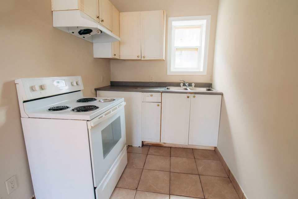 241 Gibson Ave, Hamilton (2) - 1 Bedroom Apartment 5