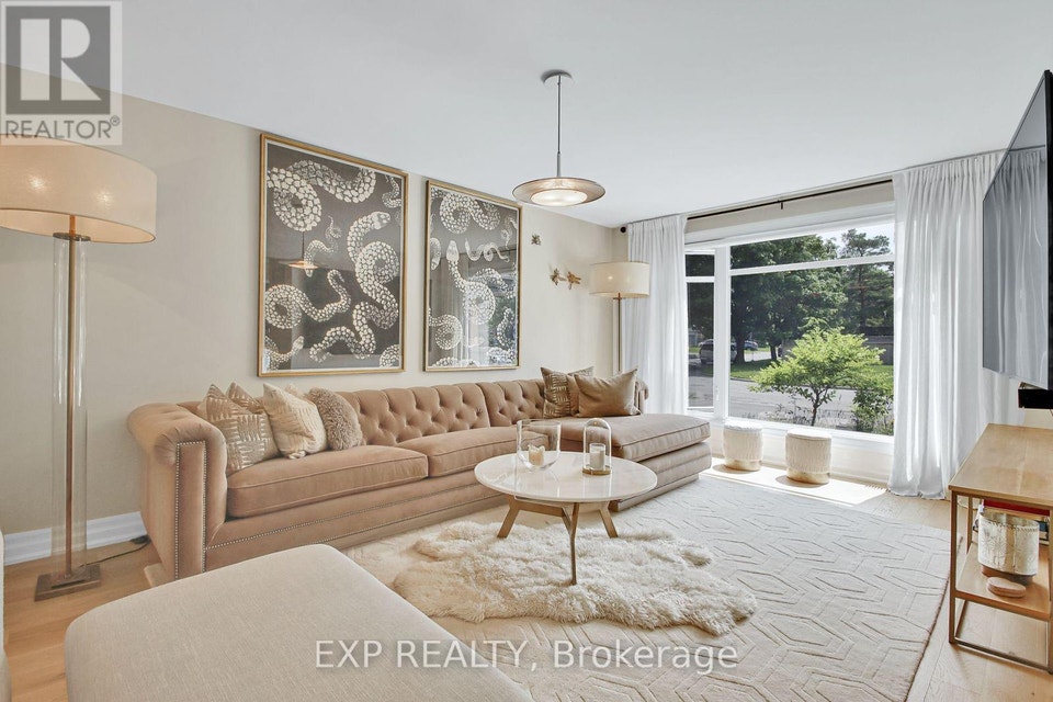 895 DRESDEN CRESCENT Ottawa, Ontario 5
