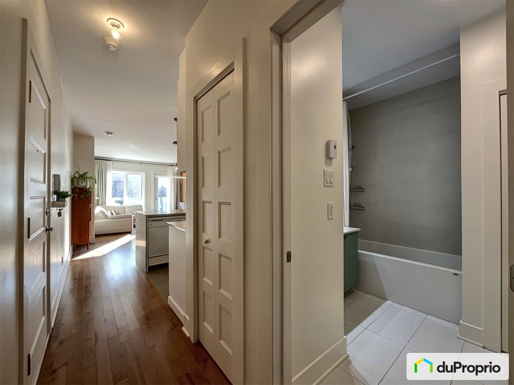 $449,000 - Condominium for sale in Ahuntsic / Cartierville — photo 2