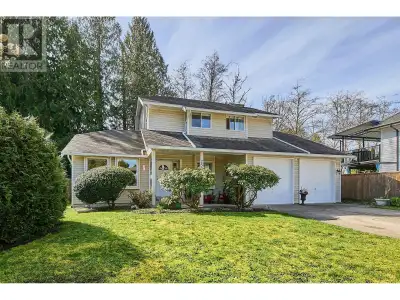 Tucked away in a peaceful cul-de-sac, this beautiful 5 bedroom home is ready for you! Perfect for fa...