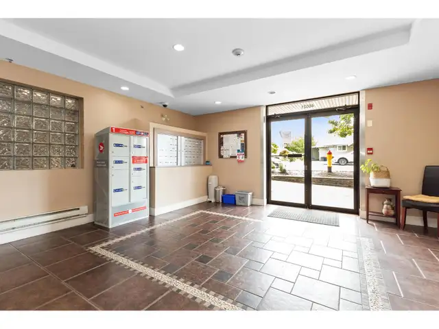 304 46021 SECOND AVENUE, Chilliwack Downtown Chilliwack, British62864381466371124