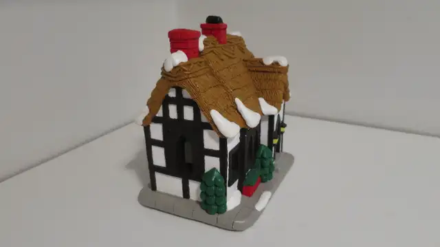 Christmas Ceramic House & Christmas Ceramic Pier 1 Dish in Holiday, Event & Seasonal in Edmonton - Image 5