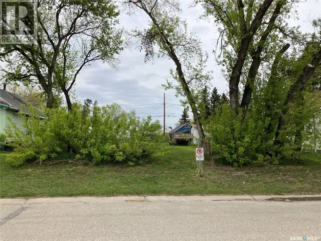 405 8th AVENUE W Nipawin, Saskatchewan in Land for Sale in Nipawin - Image 3