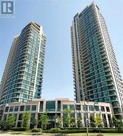 Condo Apartment For Sale in Toronto, Renovated 2 Br Corner Unit At the Luxurious Sherway Gardens. Si...