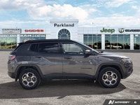 This Jeep Compass delivers a Regular Unleaded I-4 2.4 L/144 engine powering this Automatic transmiss... (image 6)