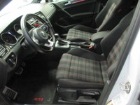 VOLKSWAGEN GOLF GTI 2019 TURBO 228 HP / INTÉRIEUR EN TISSU CHAUFFANT / APPLECARPLAY ET ANDROID AUTO... (image 4)