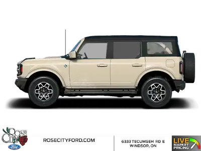 This Ford Bronco has a dependable Intercooled Turbo Regular Unleaded I-4 2.3 L/140 engine powering t...
