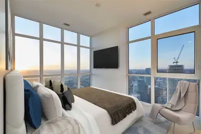 Super Luxury 3 Bedrooms Condo For Rent Near Yonge/College