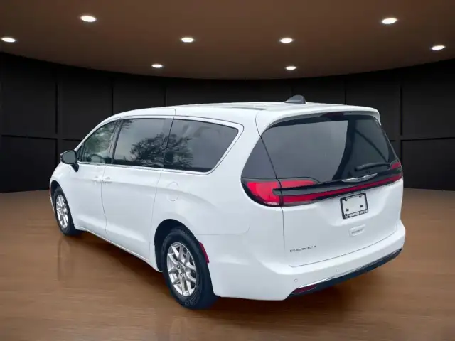 2024 Chrysler Pacifica Touring-L -Clean Carfax-Leather-Power...587371187085649927