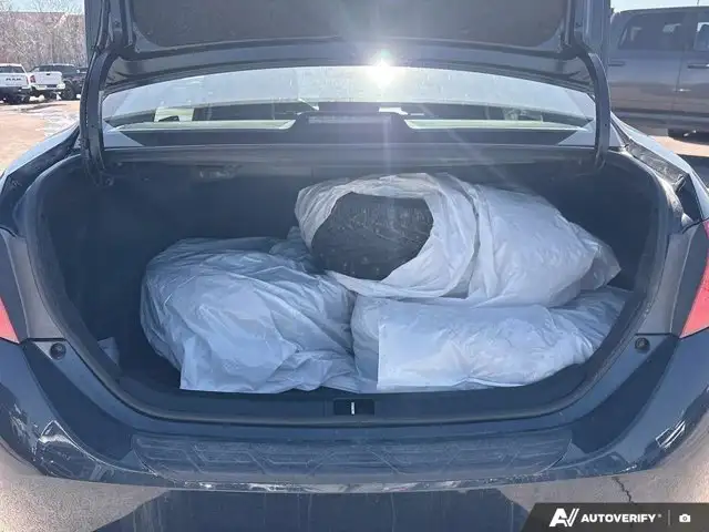 2017 Toyota Corolla SE in Cars & Trucks in Moncton - Image 21