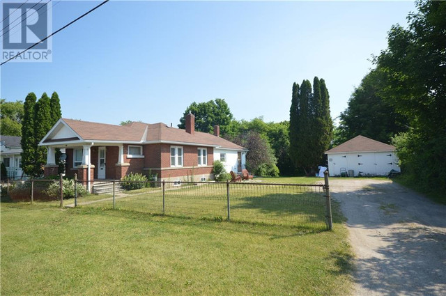 501 MOORE STREET Renfrew, Ontario in Houses for Sale in Renfrew