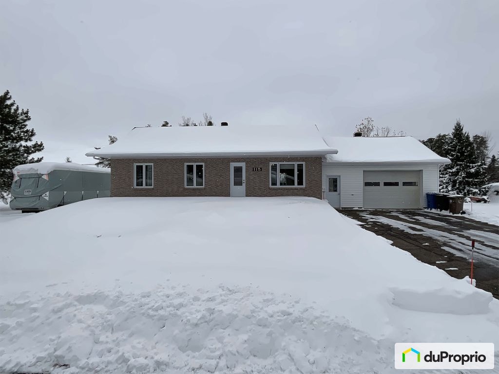 $340,000 - Bungalow for sale in Dolbeau-Mistassini — photo 1