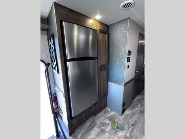 2021 Holiday Rambler Admiral 34J only 13 Milles in RVs & Motorhomes in Moncton - Image 35