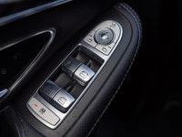 Key Features: KEYLESS ENTRY, PUSH BUTTON START, BLIND SPOT, USB PORTS, REAR AC VENTS, REARVIEW CAMER... (image 9)