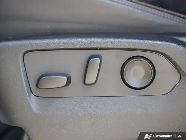 2024 Chevrolet Suburban High Country | HUD | Wireless Carplay in Cars & Trucks in London - Image 36