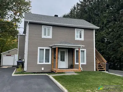 Très jolie triplex situé dans un cul-de-sac, secteur paisible, à proximité de tous les services, par...