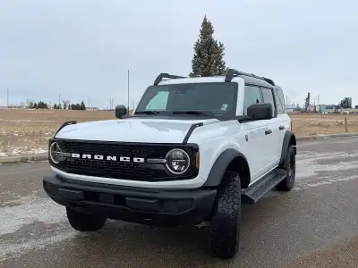 HARD TOP! TRAILER TOW PACKAGE! HEATED VINYL FRONT SEATS! REMOTE START! 12" TOUCHSCREEN WITH APPLE CA...