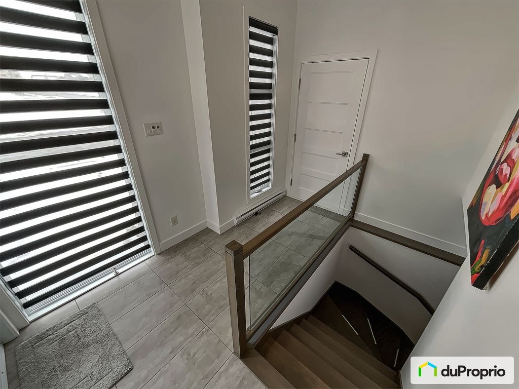 $689,000 - Split Level for sale in Granby — photo 3