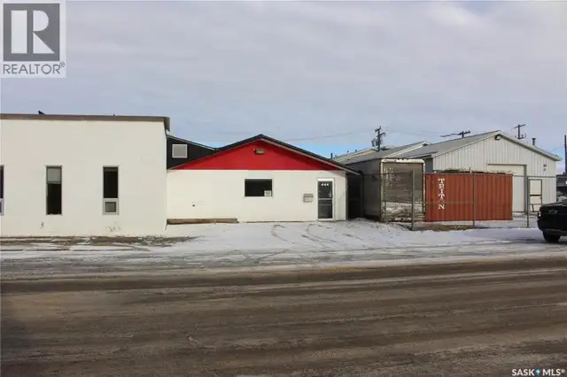 444 RIVER STREET W Moose Jaw, Saskatchewan in Commercial & Office Space for Sale in Moose Jaw - Image 4