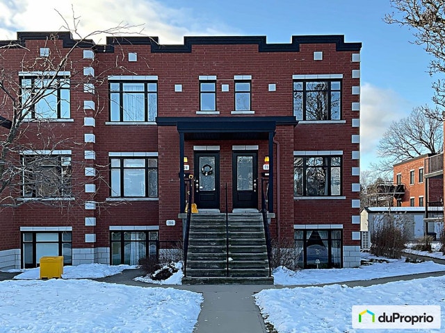 $519,999 - Condominium for sale in Longueuil (Vieux-Longueuil) — photo 1