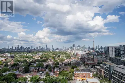 1706 - 20 MINOWAN MIIKAN LANE Toronto (Little Portugal), Ontario