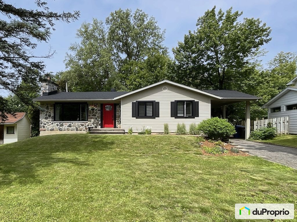 $815,000 - Bungalow for sale in St-Bruno-De-Montarville — photo 1